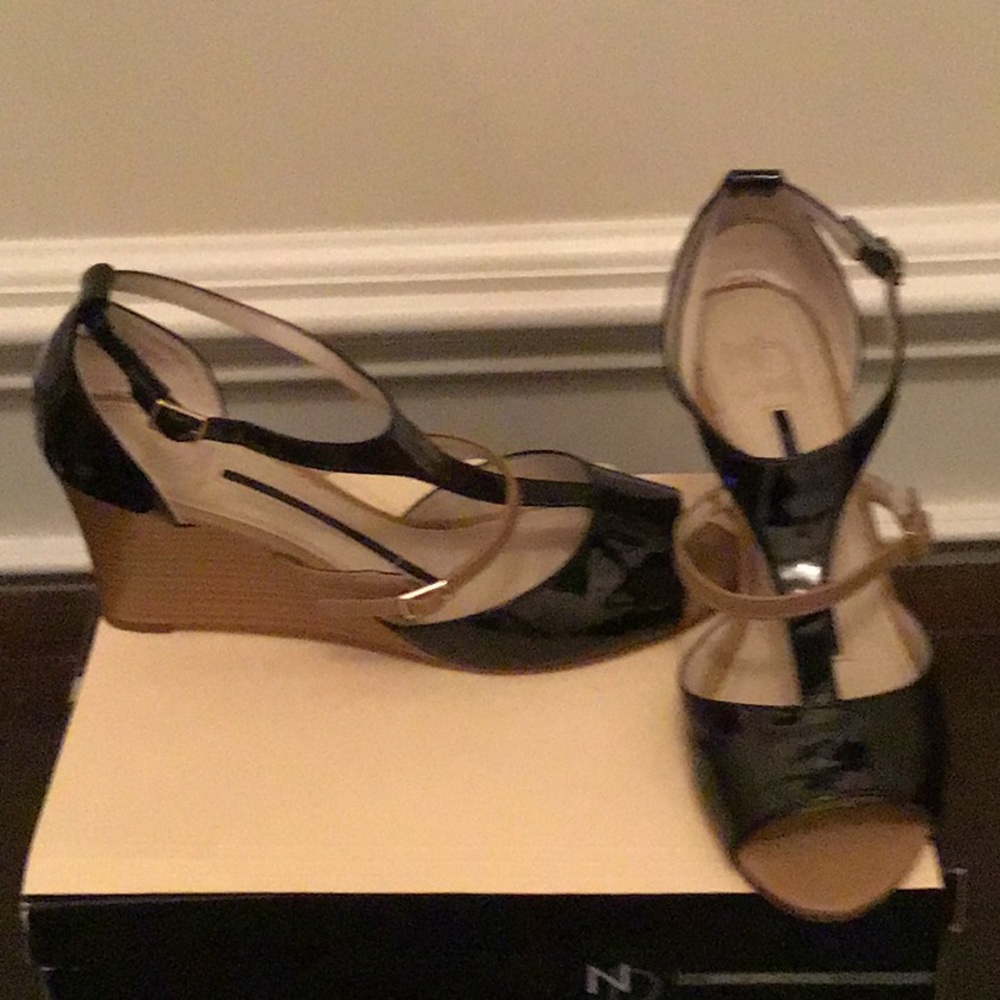 Casual shoes